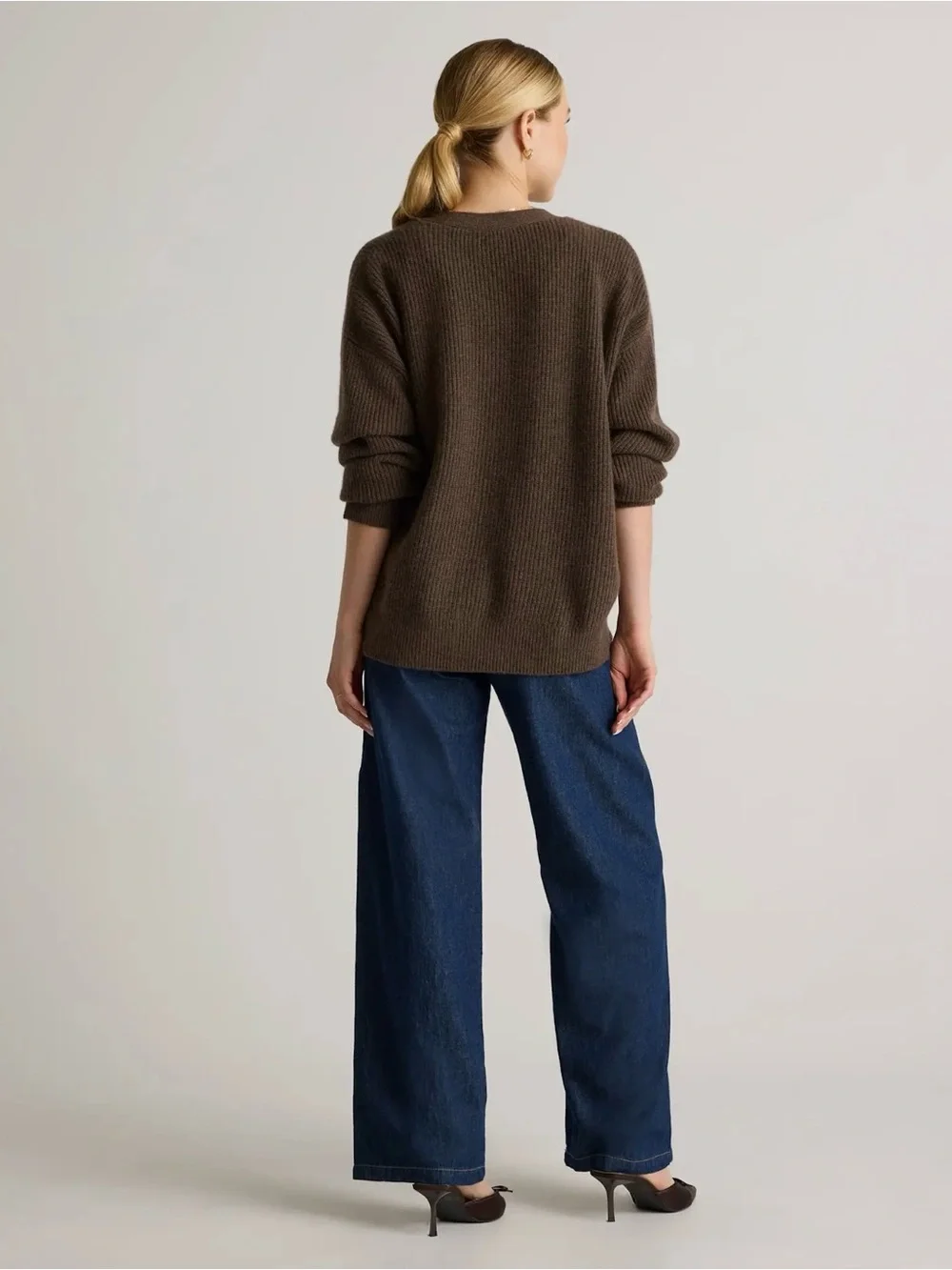 Quince | Mongolian Cashmere Fisherman Boxy
Cropped Cardigan Sweater - Picture 3 of 11